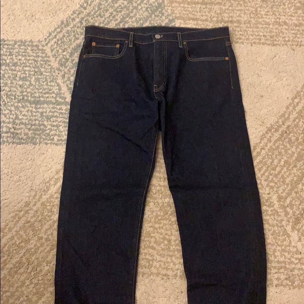Levi’s men’s dark blue denim jeans, like new
